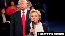 Хиллари Клинтон и Дональд Трамп (из архива избирательной кампании 2016 года)