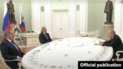 Орусиянын президенти Владимир Путин, Азербайжандын президенти Илхам Алиев жана Армениянын премьер-министри Никол Пашинян