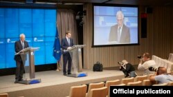 Një konferencë për media e përfaqësuesit të lartë evropianë, Joseph Borrell, bashkë me zëdhënësin Peter Stano. Fotografi nga arkivi. 