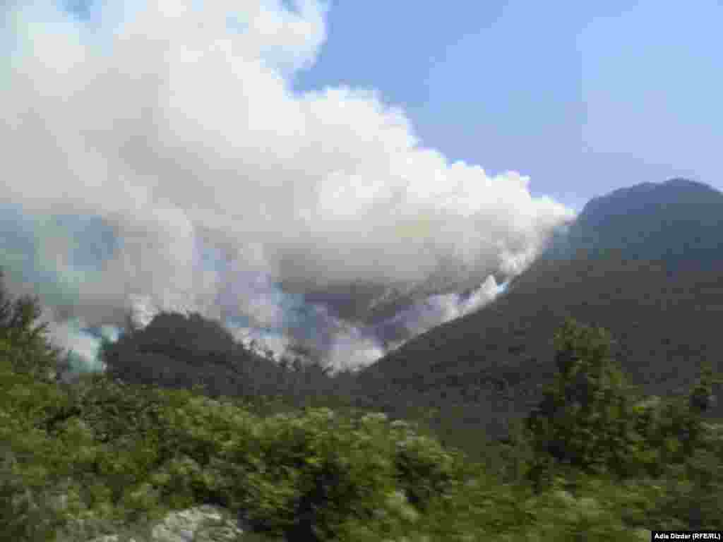 Bosnia-Herzegovina - Fire, Ruiste, Mostar, 24Aug2012.