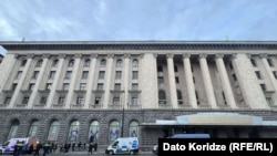 Avenija Melikishvili, u centru Tbilisija, nakon što su se demonstranti povukli rano 20. novembra.