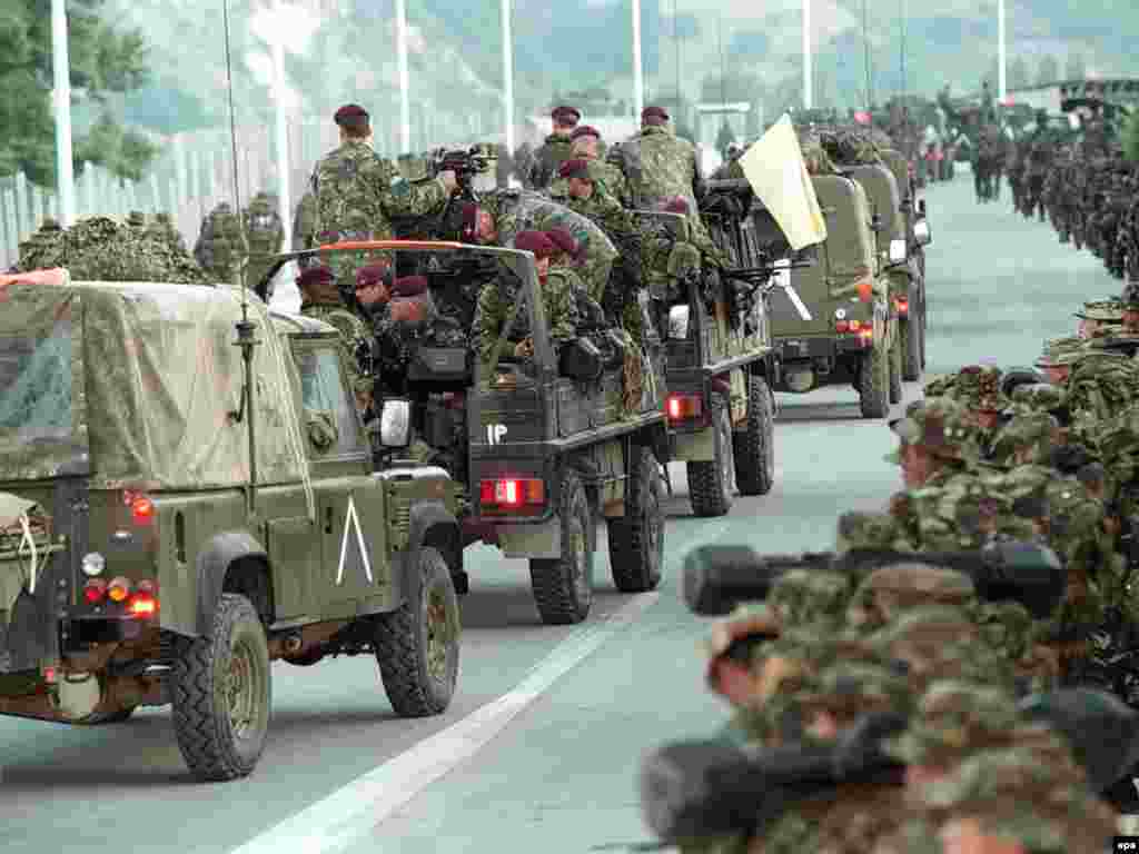 Kosovo - NATO na granici sa Makedonijom - Jedinice NATO saveza u Blacama, na granici sa Makedonijom, u operaciji osiguranja sigurnosti na Kosovu. 