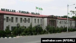 Ozalky Türkmen-türk uniwersiteti