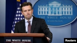 Джош Ернест