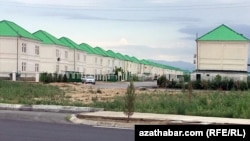 Новостройки на окраине Ашхабада. (Иллюстративное фото)