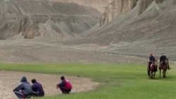 "Ат чабыш" тасмасынан үзүндү, Франция, 2013-ж.