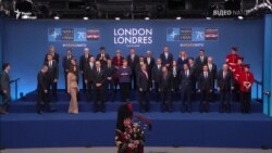 Лідери НАТО зібралися на сімейне фото під звуки шотландської волинки – відео