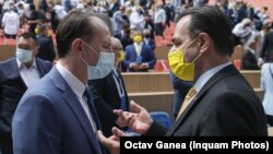 Președintele PNL, Ludovic Orban și premierul Florin Cîțu, la reuniunea partidului din 24 iulie 2021, momentul de start al unei competiții care a zdrobit, prin ricoșeu, coaliția de guvernare. Votul la Congresul PNL din 25 septembrie depinde de soarta moțiunii de cenzură. 