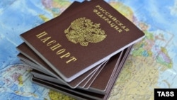 Окупаційні сили змушують жителів захоплених територій отримати паспорт РФ до 1 вересня – Федоров