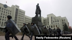 Desfășurare de forțe de ordine la Minsk pentru a preveni un nou protest, Belarus, ianuarie 2021.
