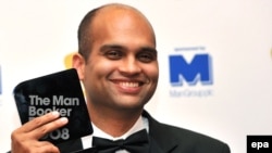 Переможець Аравінд Адіґа