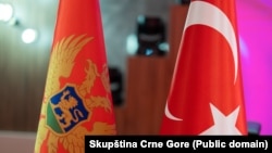 Zastave Crne Gore i Turske