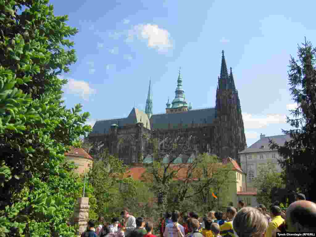 Праганын орто кылымдардагы кансарайы. - Чехиянын ордо шаары Прага пасха майрамы маалында. 2011-жылдын апрели. Т.Чоротегин. 6-сүрөт. 