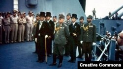 Японская делегация на борту линкора "Миссури" перед подписанием акта о капитуляции. 2 сентября 1945 года