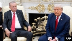 Режеп Тайып Эрдоган жана Дональд Трамп Ак үйдүн Сүйрү залында.