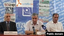 Появление трех политических оппонентов на одной площадке – событие для Абхазии на самом деле из ряда вон выходящее. Фото Апсныпресс