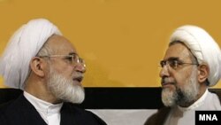 مهدی کروبی (چپ) گفته است که سخنرانی های «تحريک آميز» به برنامه هسته ای ايران ضربه زده است. (عکس: مهر)