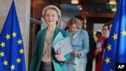 Predsjednica Evropske komisije Ursula von der Leyen stiže na sedmični sastanak Kolegija komesara u sjedištu EU u Briselu 19. marta 2025.