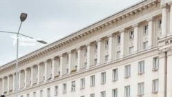 "Имаме ли бъдеще". Защо млади медици излязоха на протест