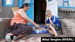 Тысячи детей остались на попечении бабушек в результате массового оттока работающих граждан за границу