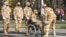Militarii români care sunt răniți pe front primesc îngrijiri medicale în străinătate. România nu are un centru medical dedicat lor. Imagine de arhivă, de la repetiția pentru parada de 1 Decembrie.
