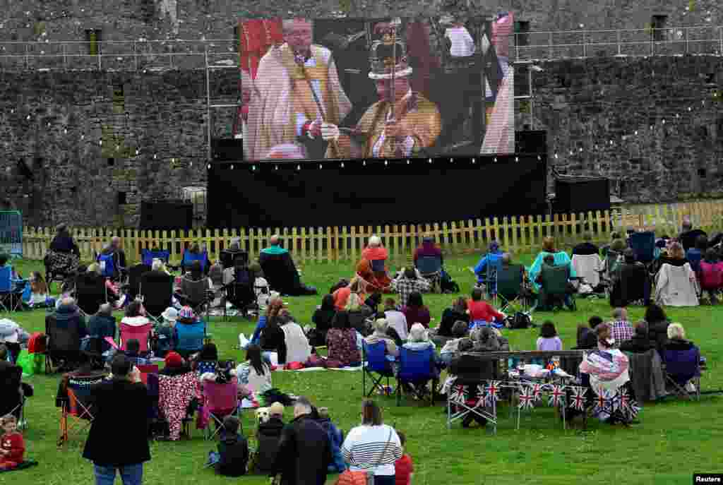 Ili u tvrđavi u Pembruku, Vels, 6. maj