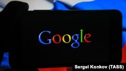 In recent months, Russian courts have ordered Google to pay fines totaling hundreds of thousands of dollars for failing to delete content banned by the authorities. (file photo)