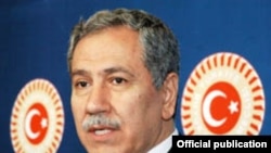 Бюлент Аринч, архівне фото