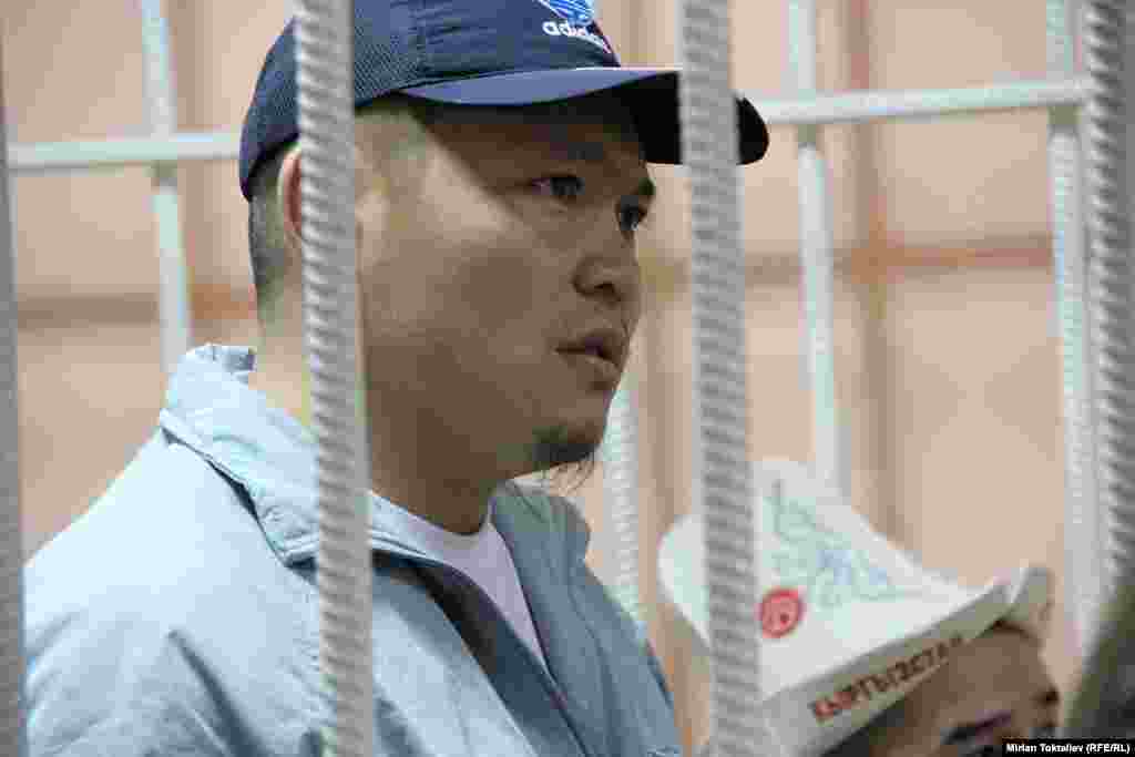 В конце августа 2013 года жители села Саруу Бахтияр Курманов и Эрмек Джунушбаев были задержаны и помещены в СИЗО ГКНБ 