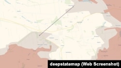 За оцінками незалежних експертів, Покровськ і Мирноград вже перебувають в оперативному оточенні. Між угрупованнями російських військ, які наступають, залишилося близько 9 кілометрів (чорна лінія на мапі)