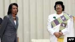 وزير امور خارجه آمريکابلند پايه ترين مقام دولت آمريکا است که از سال ۱۹۵۷به ليبی سفر کرده است. (عکس از AFP)