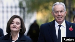 Šeri Bler (levo) je supruga bivšeg britanskog premijera Tonija Blera (desno), Velika Britanija (2019.)