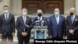 Noua conducere a PNL trebuie să aleagă între a face un guvern cu PSD sau unul cu USR. Niciuna dintre variante nu este câștigătoare pentru partid, care se află într-o situație dificilă după ce a pierdut guvernarea.