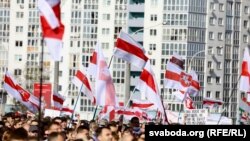 Протести у Білорусі: фоторепортаж із «Маршу героїв» у Мінську