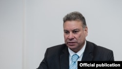 Американскиот специјален пратеник за Западен Балкан, Габриел Ескобар.