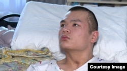 Әскери колледжде оқып жүргенде жұмбай жағдайда басына оқ тиіп, ауыр жараланған Ұлан Мұсаев