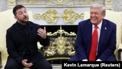 Президент США Трамп під час зустрічі з президентом України Зеленським та європейськими лідерами у Вашингтоні, округ Колумбія, 18 серпня 2025 року