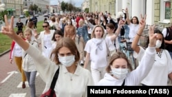 Minsk: Femeile împotriva violenței poliției, protest în capitala Belarus, 12 august 2020