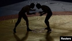  Статус сильнейших борцов подтвердили и гудаутские спортсмены. Они лишь немногим уступили сухумцам