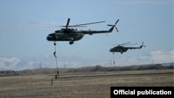 Армения колдогон Тоолуу Карабак армиясынын машыгуулары. 13-ноябрь, 2014-жыл. 