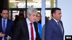 Ali Ahmeti dhe Zoran Zaev. Fotografi nga arkivi.