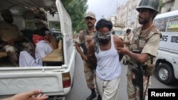 Пакистандын өкмөттүк күчтөрү кезектеги операция маалында.