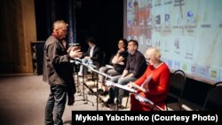 Документальна п’єса «Сім»