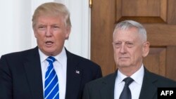 متیس و ترامپ در جریان دیدار آن‌ها در ۱۹ نوامبر