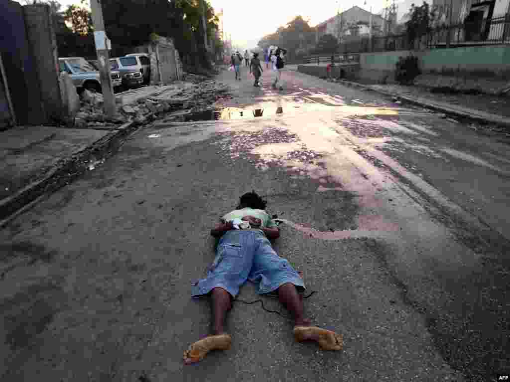 U tragičnim posljedicama zemljotresa stradalo je najmanje 75.000 ljudi 