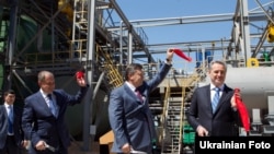 У рамках робочої поїздки до Криму Президент України Віктор Янукович в Армянську взяв участь у відкритті нового комплексу з виробництва сірчаної кислоти «​​Кримський ТИТАН», 27 квітня 2012 року