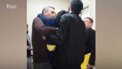 Соцсети повергло в шок видео, как 7-летнего мальчика насильно отбирают у отца