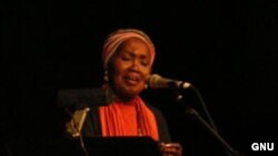 اودتا هولمز معروف به اودتا، خواننده، بازیگر، ترانه‌ساز فولکلوریک سیاهپوستان آمریکا،