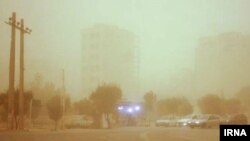 میزان غلظت گرد و غبار در شهرستان اهواز پیش از ظهر روز سه‌شنبه به بیش از ۲۳ برابر حد مجاز رسیده بود.