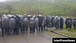 სპეცრაზმმა აქციის მონაწილეების წინააღმდეგ ცრემლსადენი გაზი და რეზინის ტყვიები გამოიყენა.